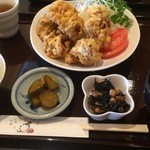 ひまわり畑 - から揚げ定食800円