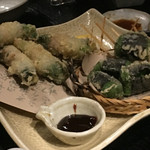 食物屋Wan 磐城站前店 - 三元豚の菜の花包み揚げ(左)と京よもぎ麩の磯辺揚げ(右)☆