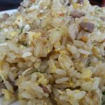 福軒 - 普通の焼飯にカレー粉をまぶして炒めたタイプ。それほどカレー味は濃くないので飽きることなく最後まで食べきれます^^