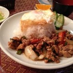 タイ料理サバイ・サバイ - ガッパオ・ガイ