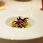 レストラン フウ - 走りのグリーンピース、 名残りの黒トリュフ、ひんやり冷たいミント風味のヴルーテ