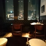 THE CITY BAKERY BRASSERIE RUBIN - 窓の外には夜景