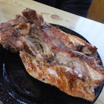 骨付きカルビ（スペアリブ）