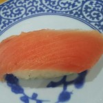 無添くら寿司 - 中とろ１貫<税込>108円(2016.03.12)