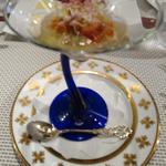 ビストロ ダイア - 鳥取県境港産ズワイガニの冷製　金時人参のムースと北海道産生うに、エビとアサリのジュレ