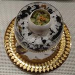 ビストロ ダイア - 愛知県豊田市佐久間養鶏場濃厚卵とサワークリームのムース　北海道噴火湾産帆立と自家製カラスミ、海藻ミネラルハーブ塩のマリネ