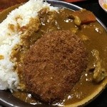 Izakaya Satsuki - メンチ1つ、トロトロ牛肉たっぷりカレー