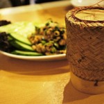 クルワ・プリックタイ - カオニャーオ 500円 竹筒入りタイ餅米　