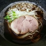 煮干乱舞 - 【限定】烏賊煮干そば 700円　烏賊の旨味たっぷりだけど臭みなく上品な一杯。烏賊の甘みも感じます。