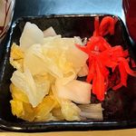 10＋TEN-TEN - 10+ TEN-TEN ＠本蓮沼 小皿に取り分けた白菜の漬物と紅生姜