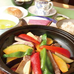 Sarada No Kimochi - 自家製ベーコンと有機野菜のタジン鍋コース