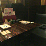 Shinjuku Imaiyahonten - 隣のテーブル（近い）