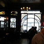 Le Falstaff - 中から見た窓