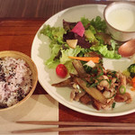 雨音珈琲 - 季節野菜のよるごはんプレート1200円ミニデザート付き