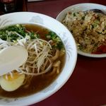 Ton Kichi - ラーメンセット　醤油ラーメン５７０円+半チャーハン３００円　８７０円