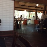 トラットリア ノラ･クチーナ 豊栄本店 - 広く静かな店内