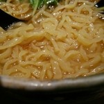 焼きあご塩らー麺 たかはし - ゛焼きあご塩らー麺゛の麺