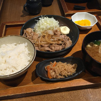ダイナミックキッチン＆バー 響  新宿サザンタワー店 - 日替わり定食（1100円）