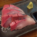 ハマチのお造り (380円)