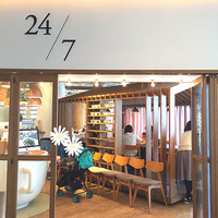24/7 restaurant - 