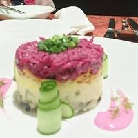 Russian Restaurant ROGOVSKI 銀座 - 毛皮のコートを着たにしん