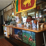 コジコジ - お店が混んでくるとカウンター席も使用します。