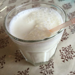 コジコジ - ミニラッシー、ランチタイムは100円！