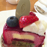 パティスリー グレゴリー・コレ 神戸元町本店 - 中面も美しい♪