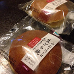 ファミリーマート - 料理写真:ふんわり口どけ 生どら焼 149円➕税