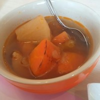 マルシェダイニング「ネン」 - 具がごろごろ野菜スープ