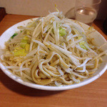 豚星。 - ミニラーメン（野菜・ニンニク￥650）3/18/2016