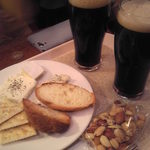 BERG - ギネス、チーズ＆クラッカー、ミックスナッツ