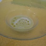 レストラン マサヒロ・ニシムラ - 胡瓜とハーブのスープ