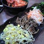 美味しいナムルとキムチ