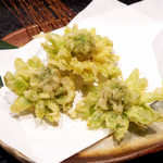 あや菜 - まるで花が開いたような姿。天然のほろ苦さ、薄い衣の軽やかさ