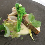 プレヴナンス - 28年2月　鰆、ヤリイカ　浅利出汁　百合根・蕪ピュレ、蕗、菜花