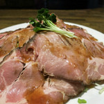 ペーパームーン - そびえたつ肉の山！ 盛り上がります