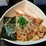 油そば(鶏ほぐし・エビ味)