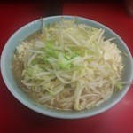ラーメン二郎 中山駅前店 - 小ラーメン／麺少な目／ニンニクマシ