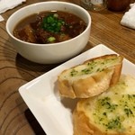 もつ焼き ねぎぼうず - H28.03.16 すじ煮込(ガーリックトースト付)