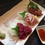 和鶏屋 - H.28.3.17.夜 百日鶏たたきと馬刺しの盛り合わせ 1,500円税別