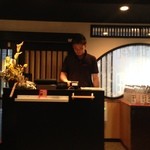 和鶏屋 - H.28.3.17.夜 カウンター席からレジ方向(Oオーナーは何を想うのか)掲載許諾済