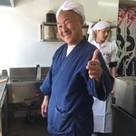 手打ちうどん ひさ枝 - 店主の久枝了さん。イイ笑顔です。