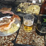 東千歳バーベキュー - バーベキュー(鶏肉半身)と野菜炒めと瓶ビール