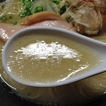 麺や　晴星《はれぼし》 - 大山水炊きラーメン（スープ）