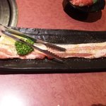 焼肉あぐり新田庵 - 厚切　麦豚カルビ