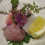 小料理 すず乃 - 山形産カワハギ、青森産やりいか、九州産本鮪の大トロ