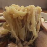 麺や 七彩 - 喜多方肉そば（煮干し）の麺