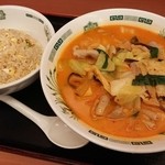 日高屋 - モツ野菜ラーメンと半チャーハンセット　７９０円