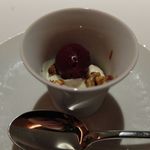 レフェルヴェソンス - ビーツのソルベ、ブルーチーズのムースとテリーヌショコラ